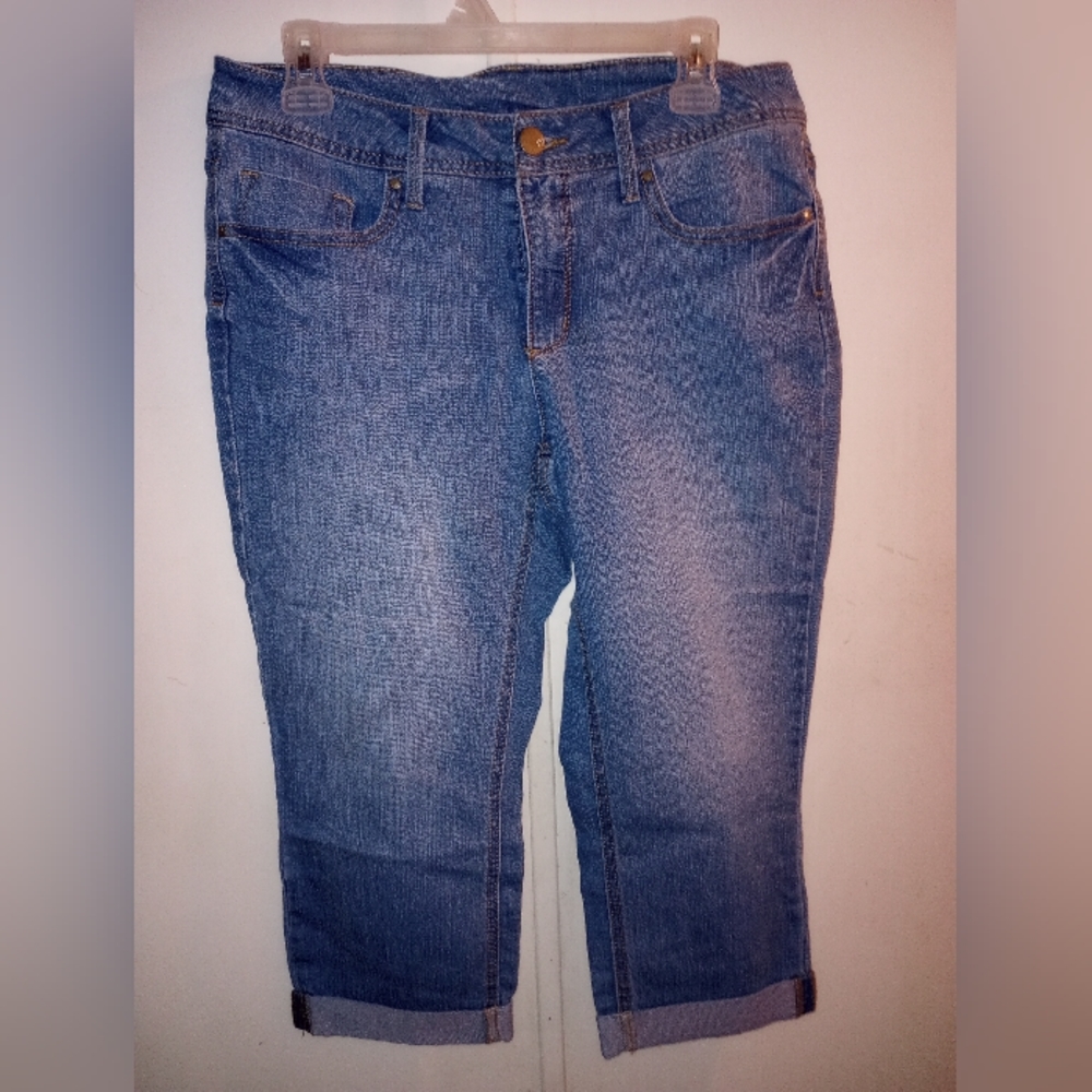 Faded Glory Capri's
